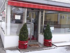 Aluminium-Verkleidung bei Laden vorher 
