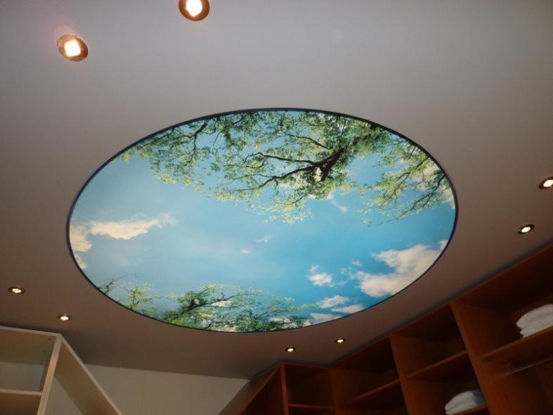 Lichtdecke mit Beleuchtung