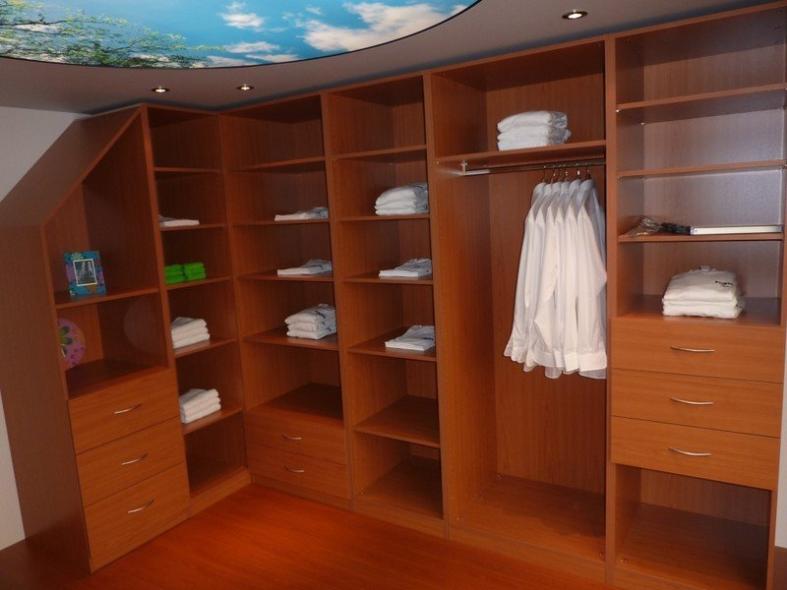 Deckenrenovierung mit Lichthimmel und Beleuchtung