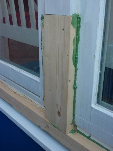 Wintergarten in weiß mit Aluminium-Verkleidung vorher