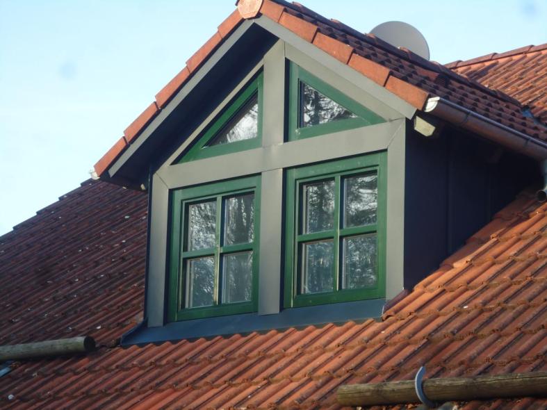 Giebelfenster in grün 