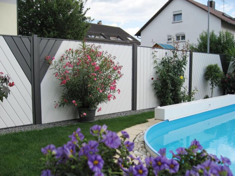 Aluminium-Sichtschutz in weiß und anthrazit